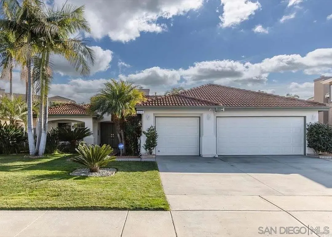 4 bed, 2.0 bath, 1959 sqft, $4,800 — Photo 3