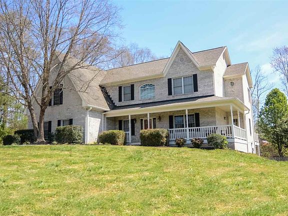 3rd image of 740 Valley Hill Ln