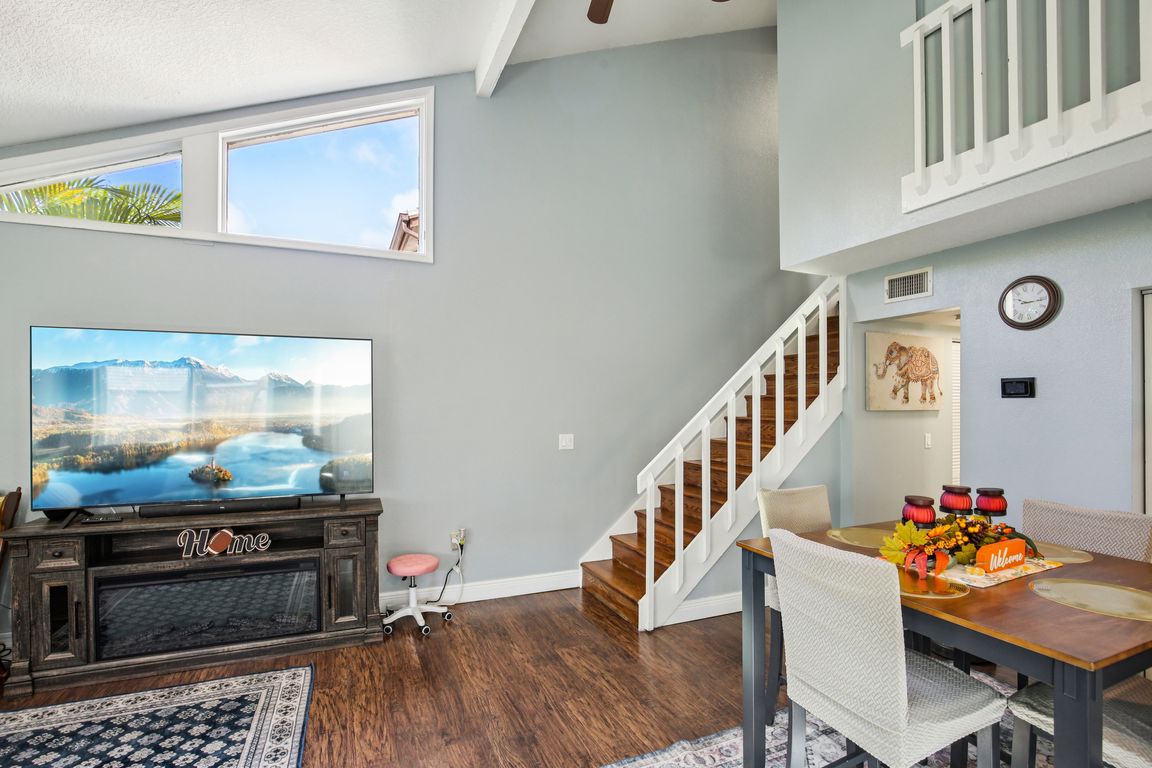 Sunset Point Rd 1604-S1811-007.jpg