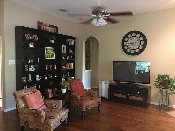 3rd image of 1113 Turner Ln