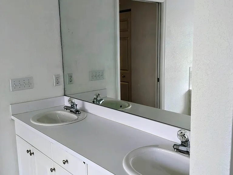 1804 Blue Heron Ln #C — Photo 18