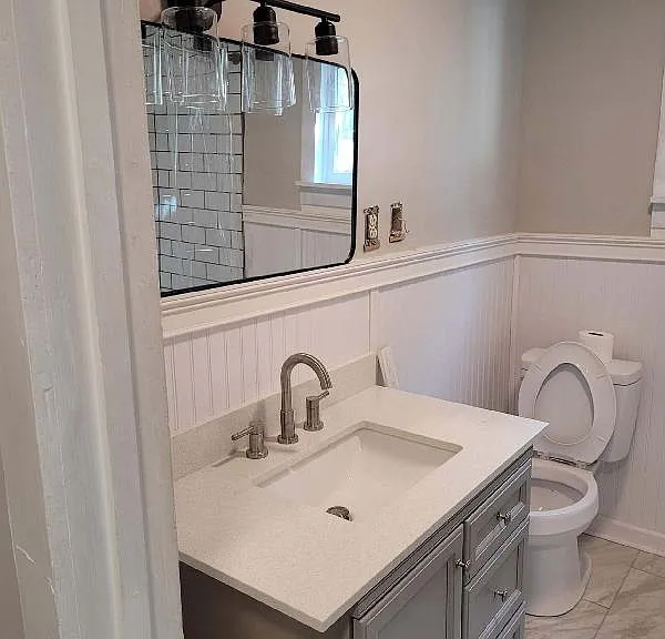 122 E Scott St — Photo 14
