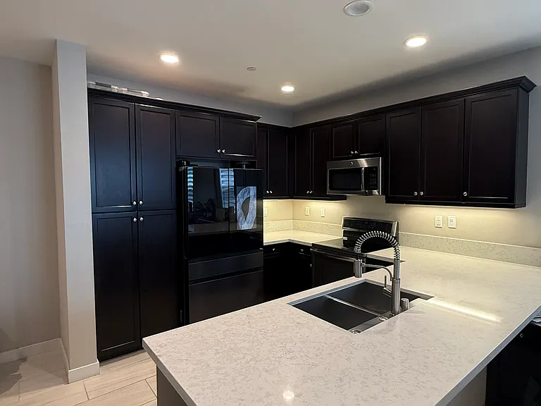547 W Foothill Blvd #88 — Photo 9