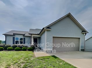 396 Sherrill Farm Dr, Benson, NC 27504