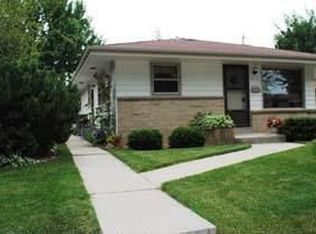 3107 E Cudahy Ave, St Francis, WI 53235