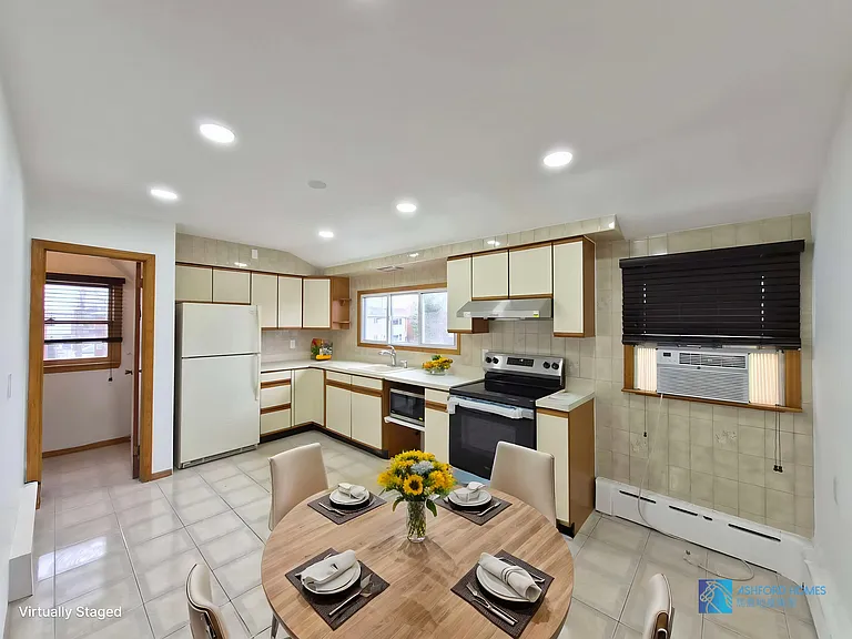 199 Evergreen Ave #2 — Photo 3