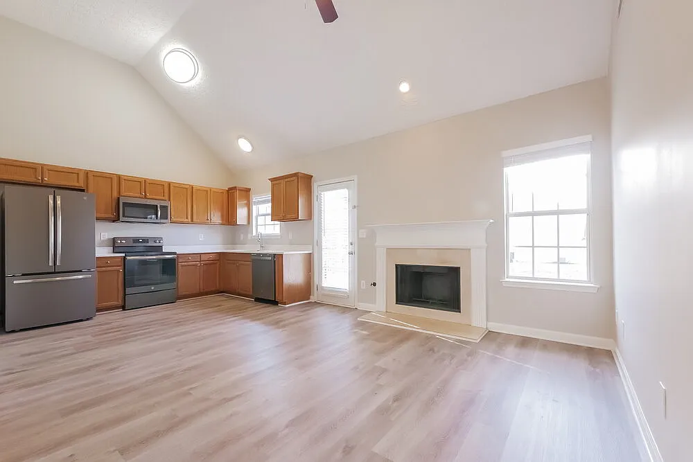 4 bed, 2.0 bath, 1854 sqft, $1,980 — Photo 3