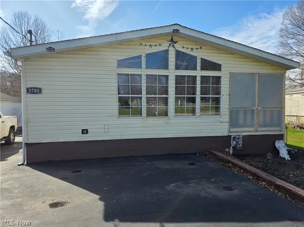 3700 Liberty Ave, Hubbard, OH 44425