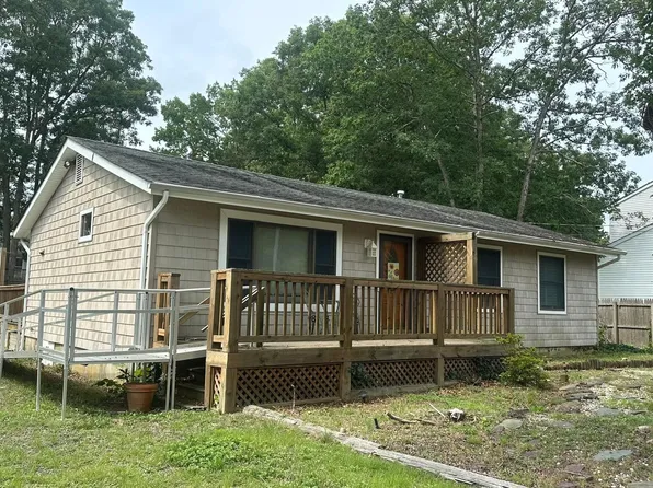 211 Compass Rd, Manahawkin, NJ 08050