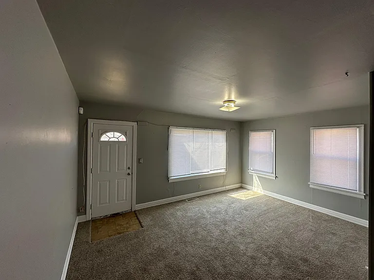 607 S Santa Fe Ave — Photo 2