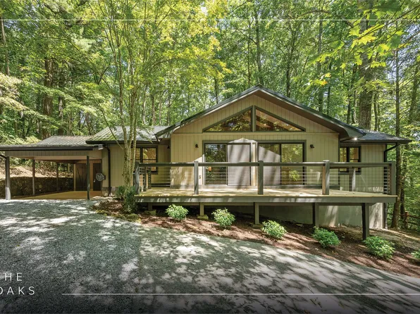 411 Crescent Moon Ln, Cashiers, NC 28717