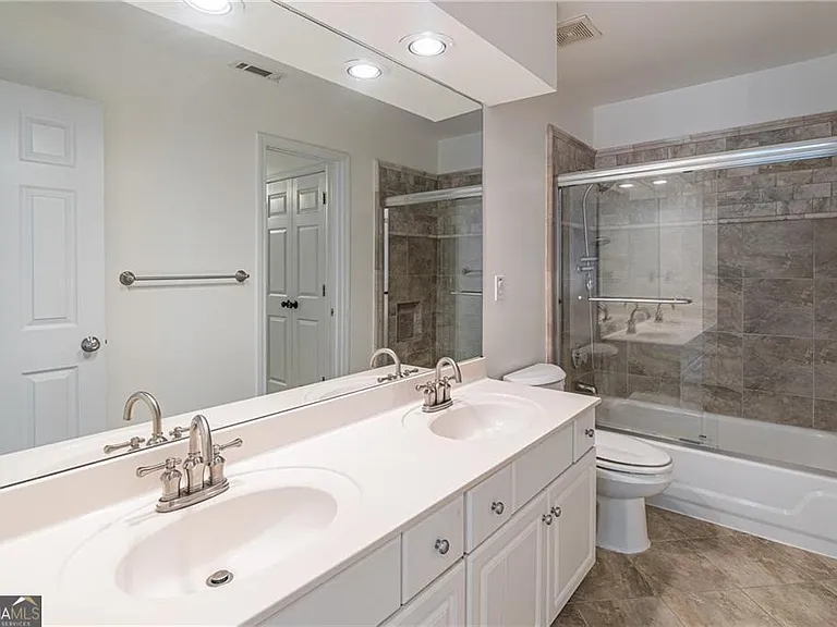 5491 Oxford Chase Way — Photo 42