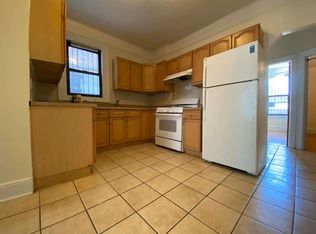 21-70 33rd St #1A, Astoria, NY 11105