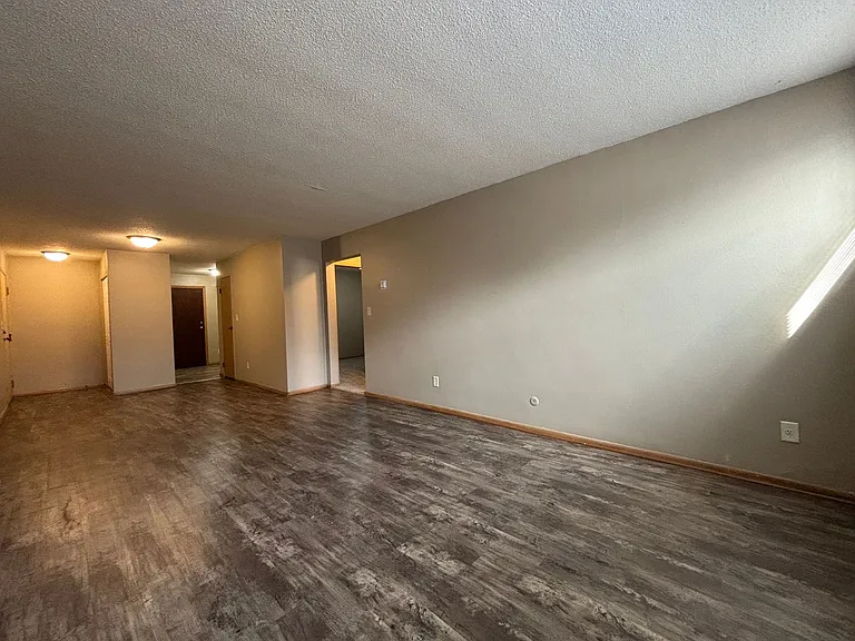 701 East 3rd St — Photo 33