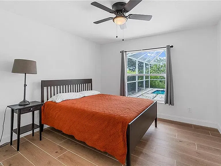 3 bed, 2.0 bath, 1589 sqft, $2,295 — Photo 4