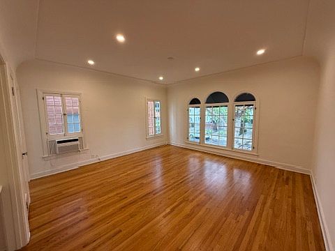1st image of 721 N Alfred St APT 106