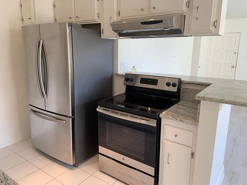 1st image of 2726 Montana Ave #10