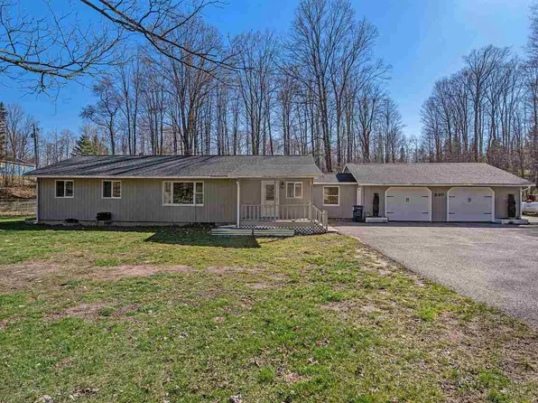 830 S State Rd, Harbor Springs, MI 49740