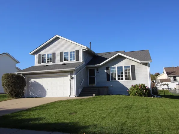 524 Deer Run Dr NE, Cedar Rapids, IA 52402