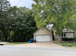 2725 Maple St, Hollister, MO 65672