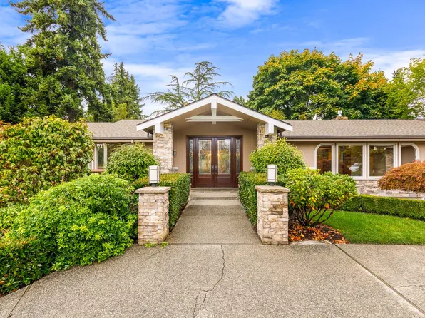 9358 NE 30th St, Clyde Hill, WA 98004