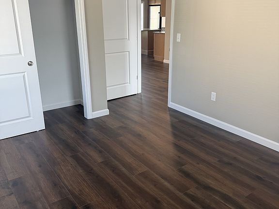 4th image of 24 Grand Ave Floor 2