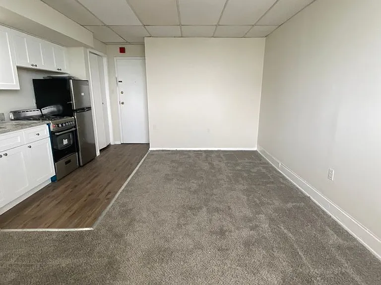 Morris Apartments — Photo 3