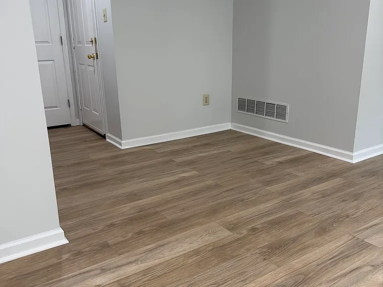 323 Glenn Rose Cir — Photo 20