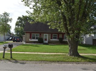 835 Beech Dr, Bolingbrook, IL 60440