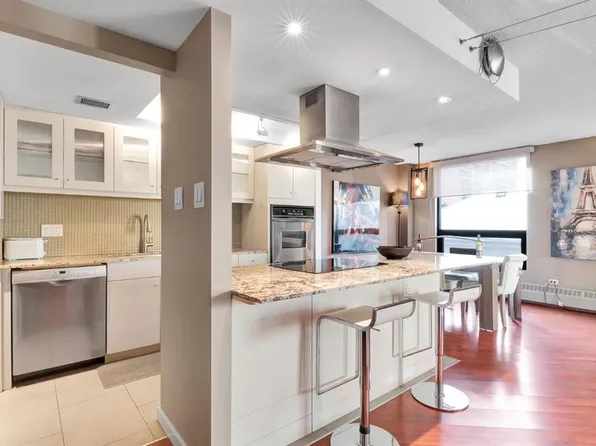 1304 S 15th Ave SW #340, Calgary, AB T3C 0X7