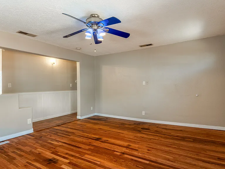 414 Harvard Dr SE #A — Photo 5