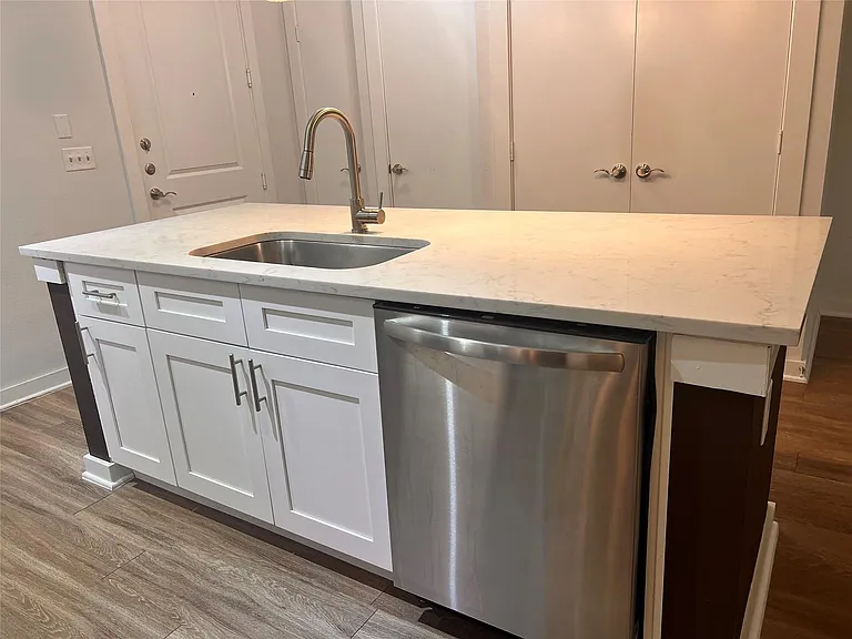 1900 Barton Springs Rd #4041 — Photo 16