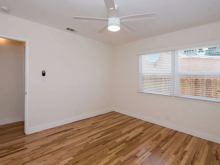 4752 Topanga Canyon Blvd — Photo 11