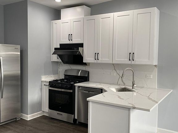 3rd image of 1418 W Diversey Pkwy #1-2-3