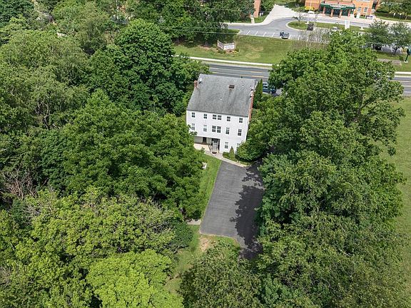3rd image of 25930 Ridge Rd