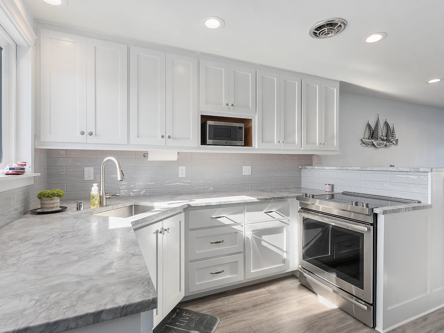 4038 Mayne Ln — Photo 3