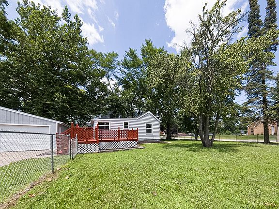 3rd image of 5000 Hickman Rd
