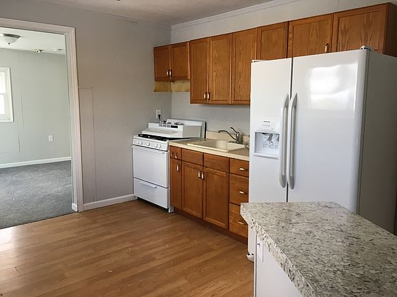 4th image of 26 Baylor St
