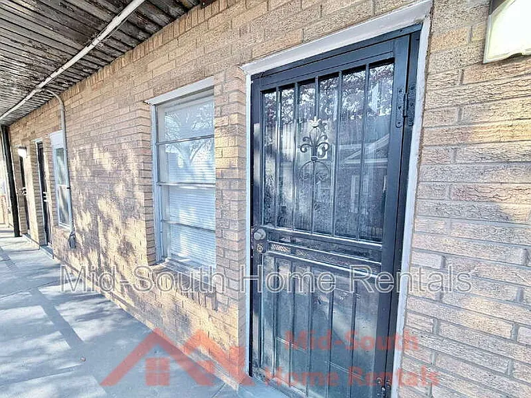 139 N Claybrook St #3 — Photo 3