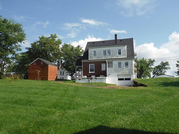 4th image of 10718 Main St
