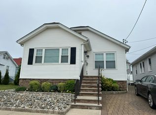 7 Hillside Pl, North Arlington, NJ 07031