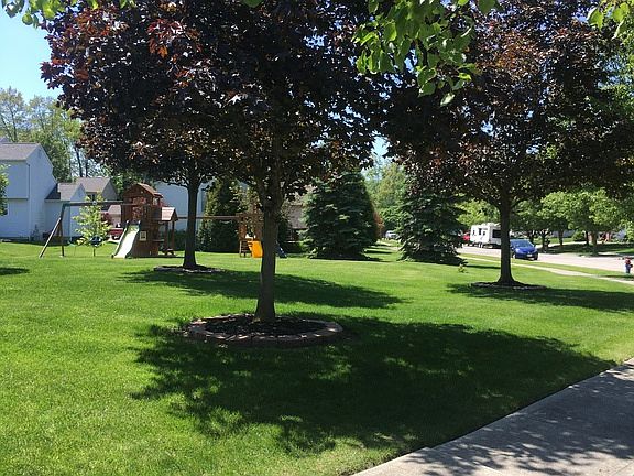 5th image of 1690 Saffron Dr
