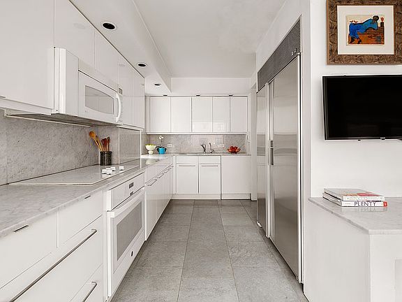 4th image of 1065 Park Ave #10AB