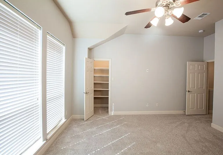 5124 Belmont Ave — Photo 32
