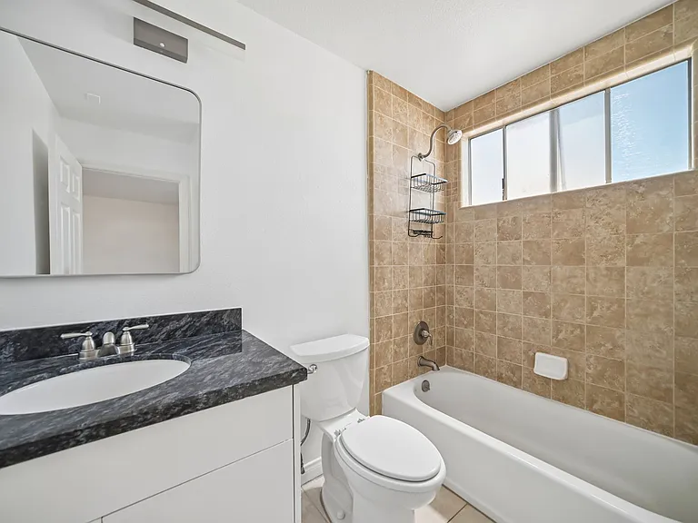 1939 N Tamarind Ave #1 — Photo 16