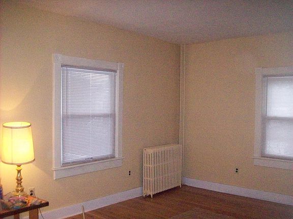 3rd image of 12 Arlington Pl