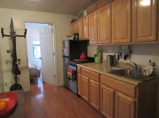 Rented by Mdrn Residential | media 11
