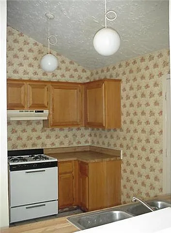 3 bed, 2.0 bath, 1356 sqft, $1,699 — Photo 4