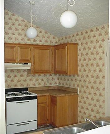 4th image of 7113 Goldendale Ct