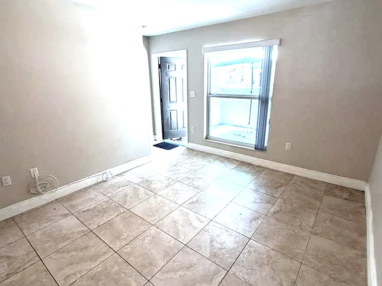 467 NW 19th St #342 — Photo 9